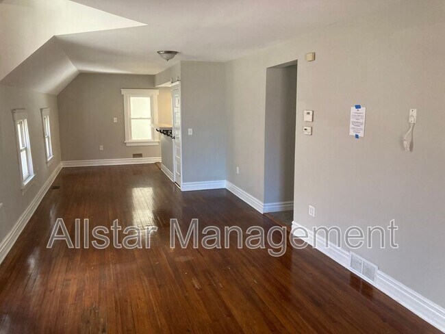 Building Photo - 3315 Woodbridge Ave