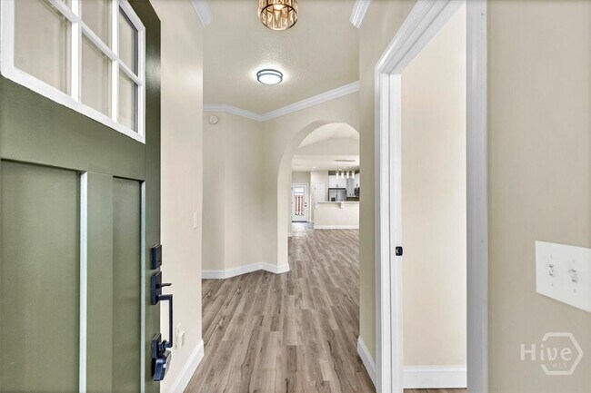 Foto del edificio - 80 Butler Dr