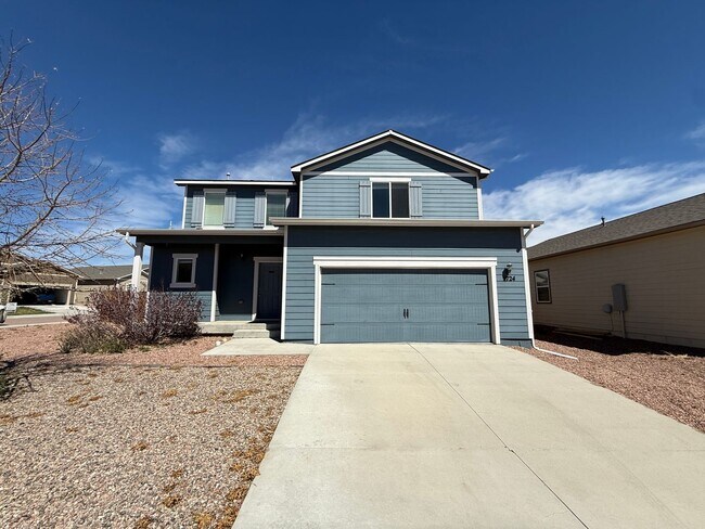Foto del edificio - 3 Bed 3 Bath Home Minutes Away from Ft. Carson, Peterson SFB , & Schriever SFB!!