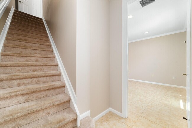 Foto del edificio - 1323 Vía De Pepi