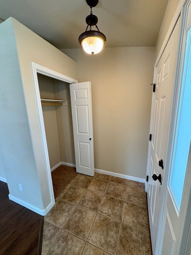 Foto del edificio - Beautiful 3 bedroom 2 bathroom home locate...