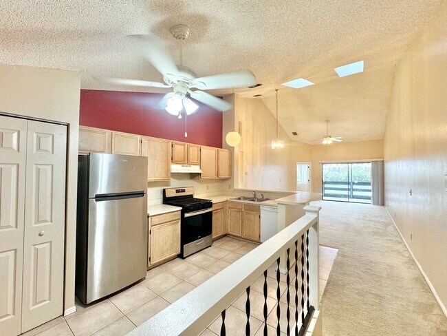 Building Photo - Winterset Condo