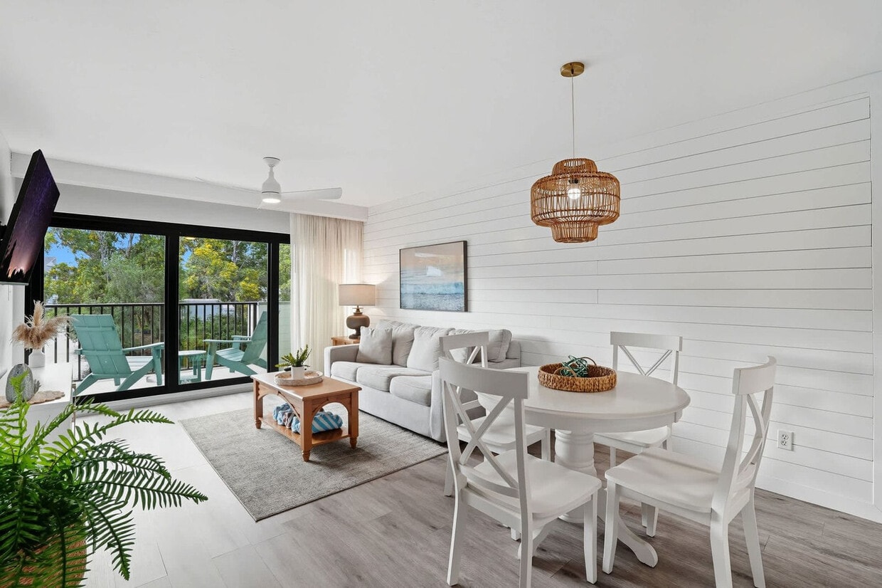 Primary Photo - 600 Neapolitan Way