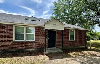 Building Photo - 652 Miller Rd