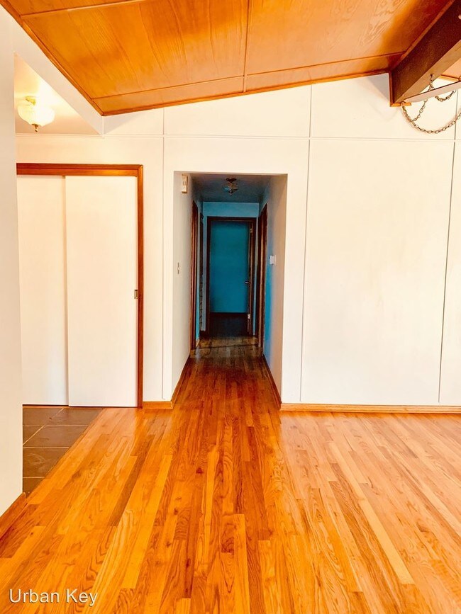 Building Photo - 3 br, 1.5 bath House - 2909 SW 116th St