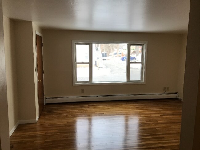 Foto del edificio - 100 Main St