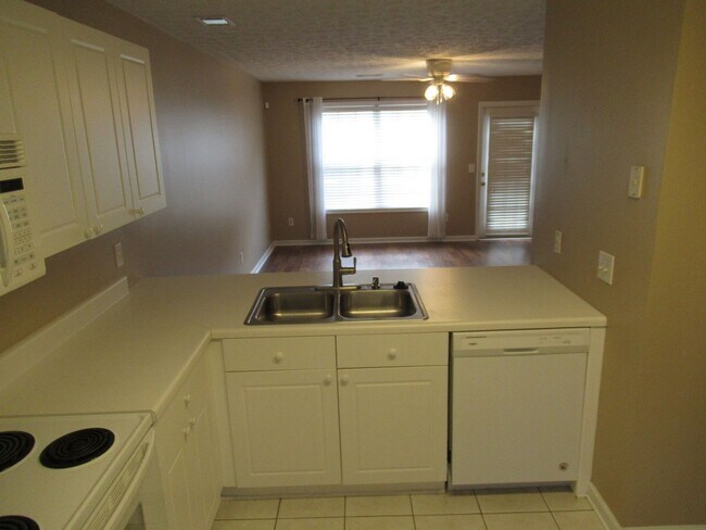 Foto del edificio - Donahue Crossing Condo #2003