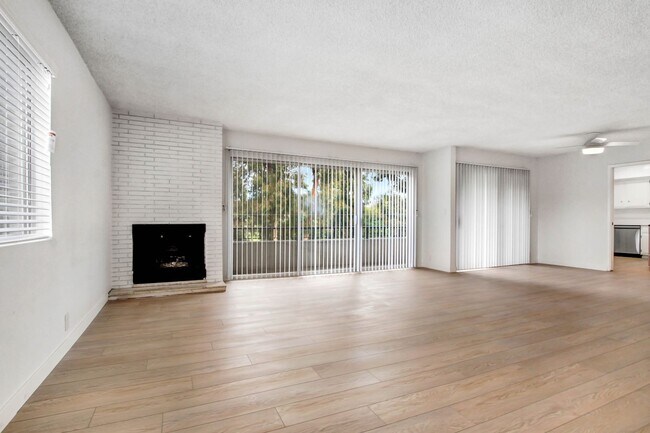 Foto del edificio - 12258 Montana Ave
