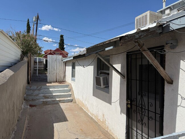 Foto del edificio - 2423 Copper Ave
