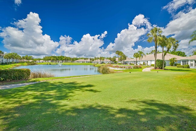 Building Photo - ** Golf Villa! 2+Den Bed / 2 Bath ~ 2 Car ...