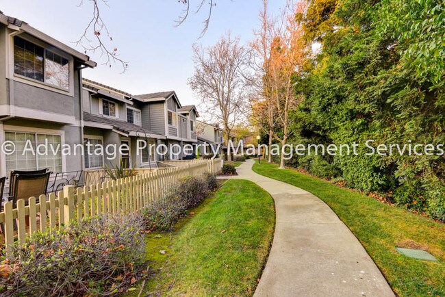 Building Photo - 7452 Oxford Cir