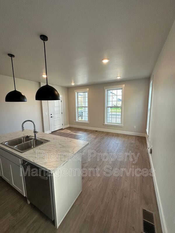 Foto del edificio - 6023 Elysian Rd