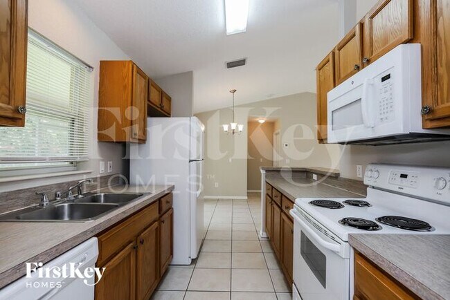 Foto del edificio - 2673 Trilby Avenue