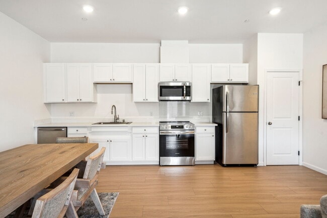 Building Photo - Tran Villa Apartments