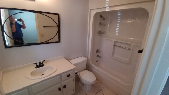 Foto del edificio - 2 bedroom 2.5 bath Cond in Reston Place
