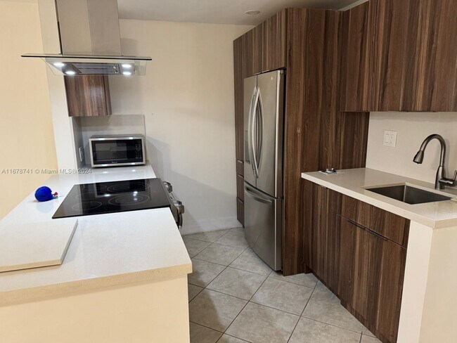 Building Photo - 1301 SW 135th Terrace