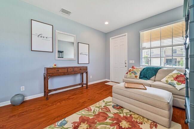 Foto del edificio - SHORT TERM (6.1 - 11.30) Gorgeous home in ...