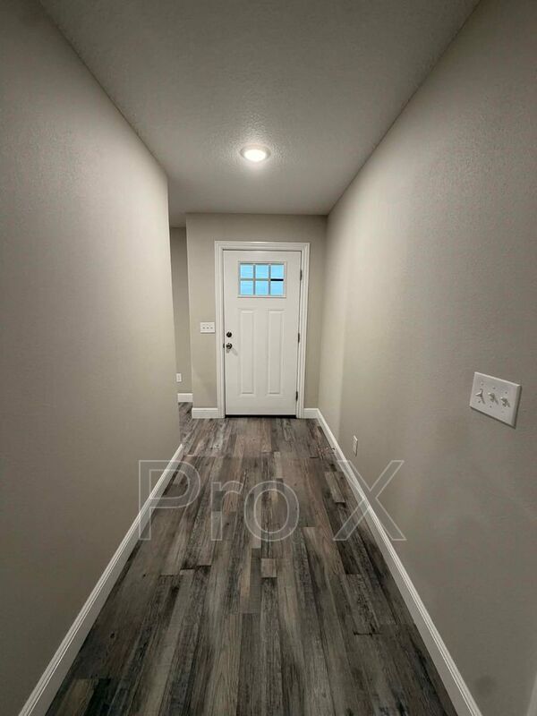 Building Photo - 1029 S Porter Ave