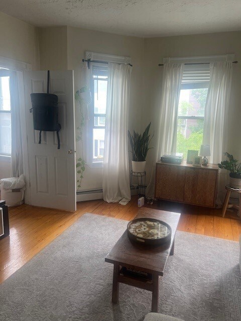 Foto principal - 507 E 3rd St
