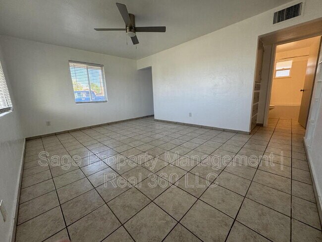 Building Photo - 444 S Bellview