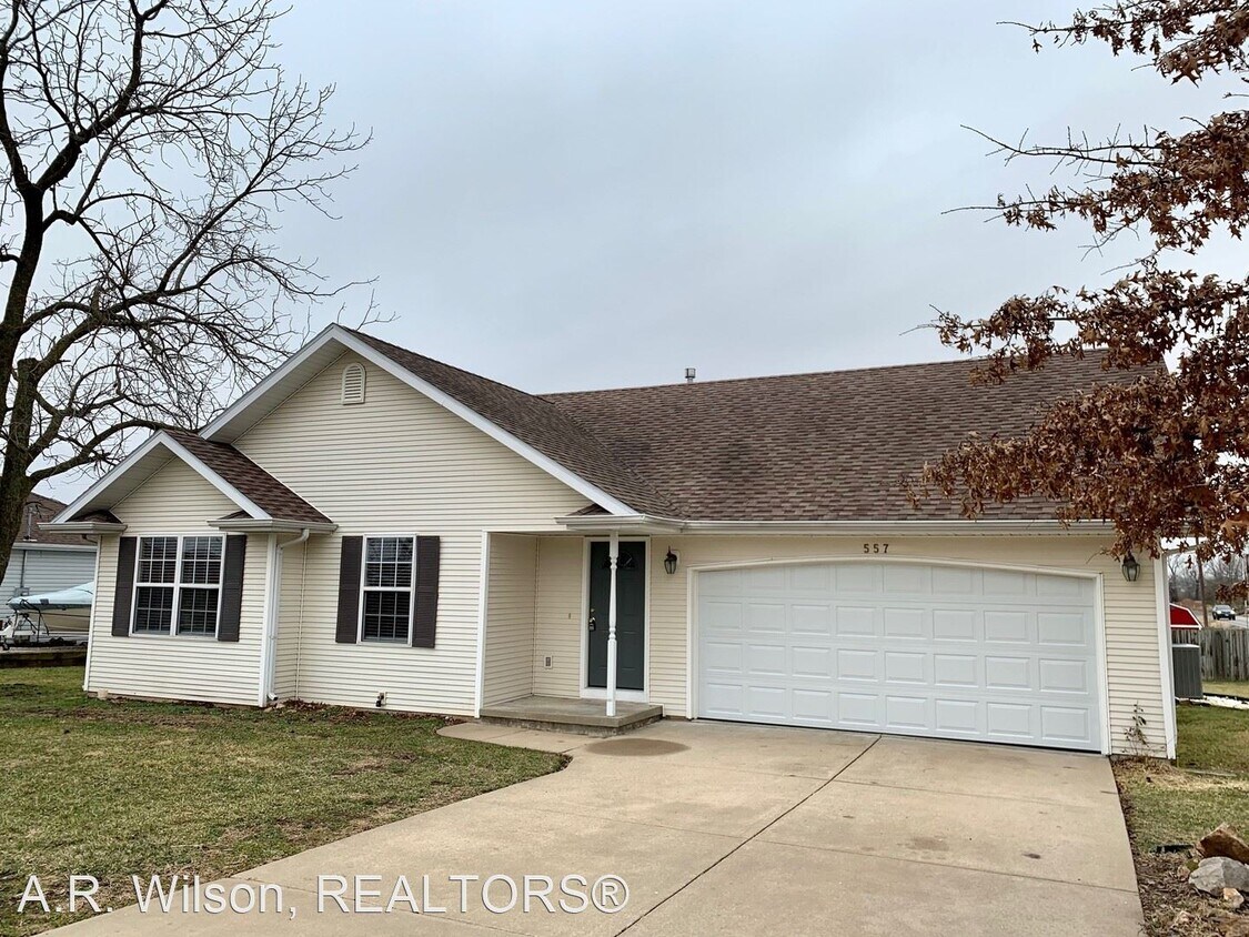 557 N Cox Ave, Republic, MO 65738 House Rental in Republic, MO