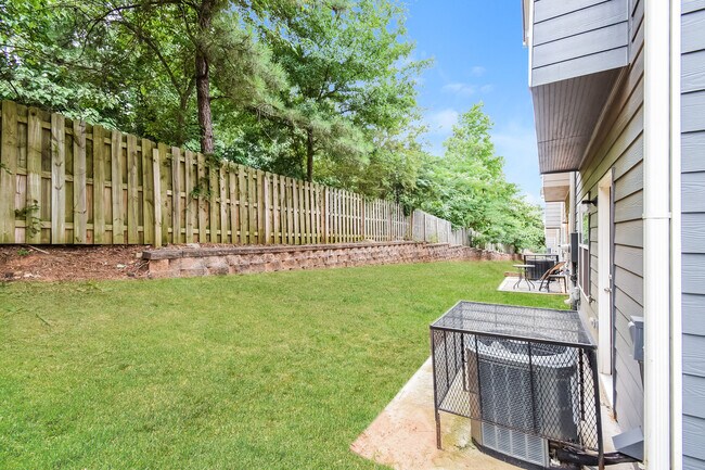Foto del edificio - 402 Highwood Ln