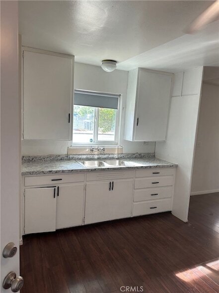 Foto del edificio - 501 University Pl