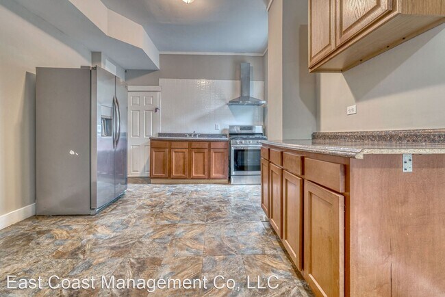 Foto del edificio - 3 br, 1.5 bath House - 1421 W Ostend St