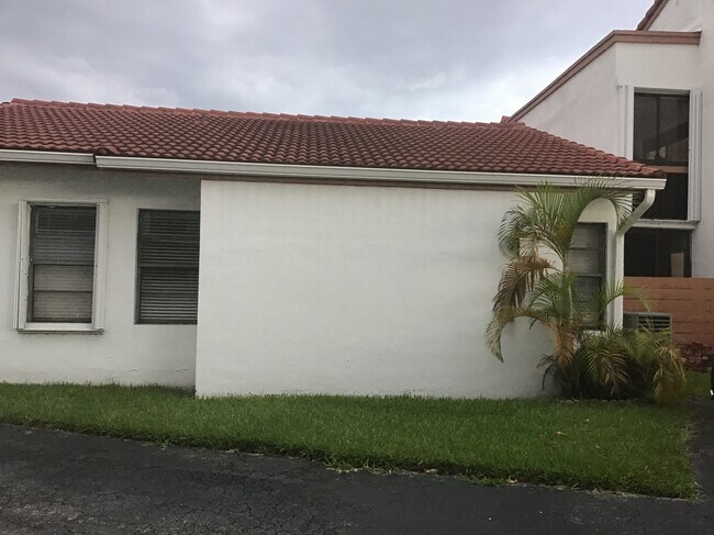 Building Photo - 7515 SW 153rd Ct