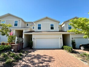 Building Photo - 1000 Lakefront Village Dr