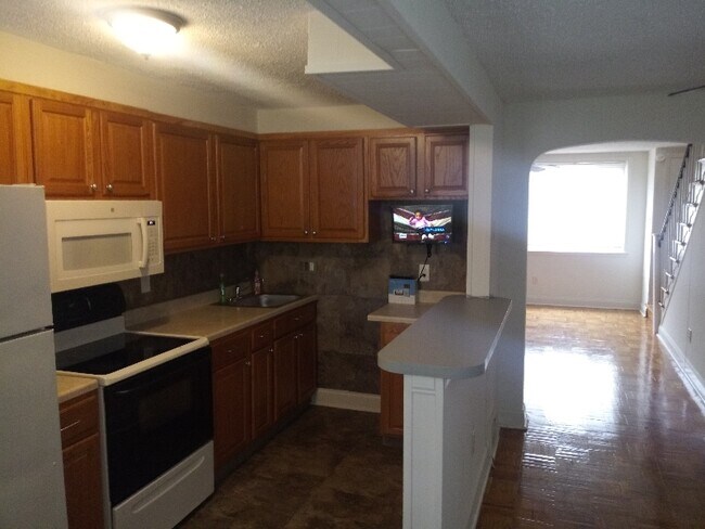 Foto del edificio - 119 Spring Valley Rd