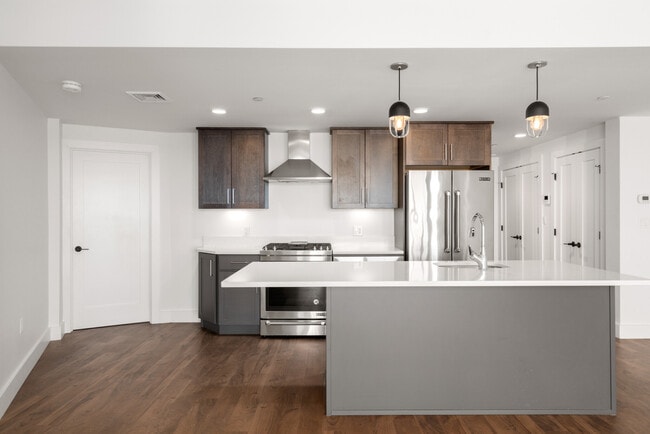 Building Photo - 34 Hichborn St