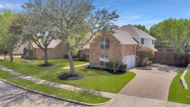Building Photo - 1530 Parkview Dr