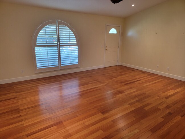Foto del edificio - Gorgeous 2/2/1 in Prestigious Arbor Lakes,...