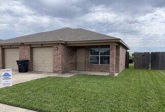 Building Photo - 5106 Lauren Lea Dr