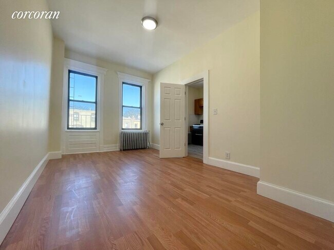 Building Photo - 429 48th St