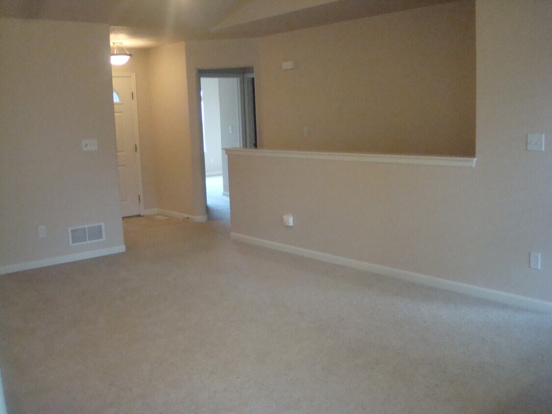 Building Photo - 1373 Sunset Bay Dr
