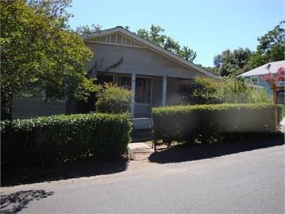 Primary Photo - 38 N Poplar St