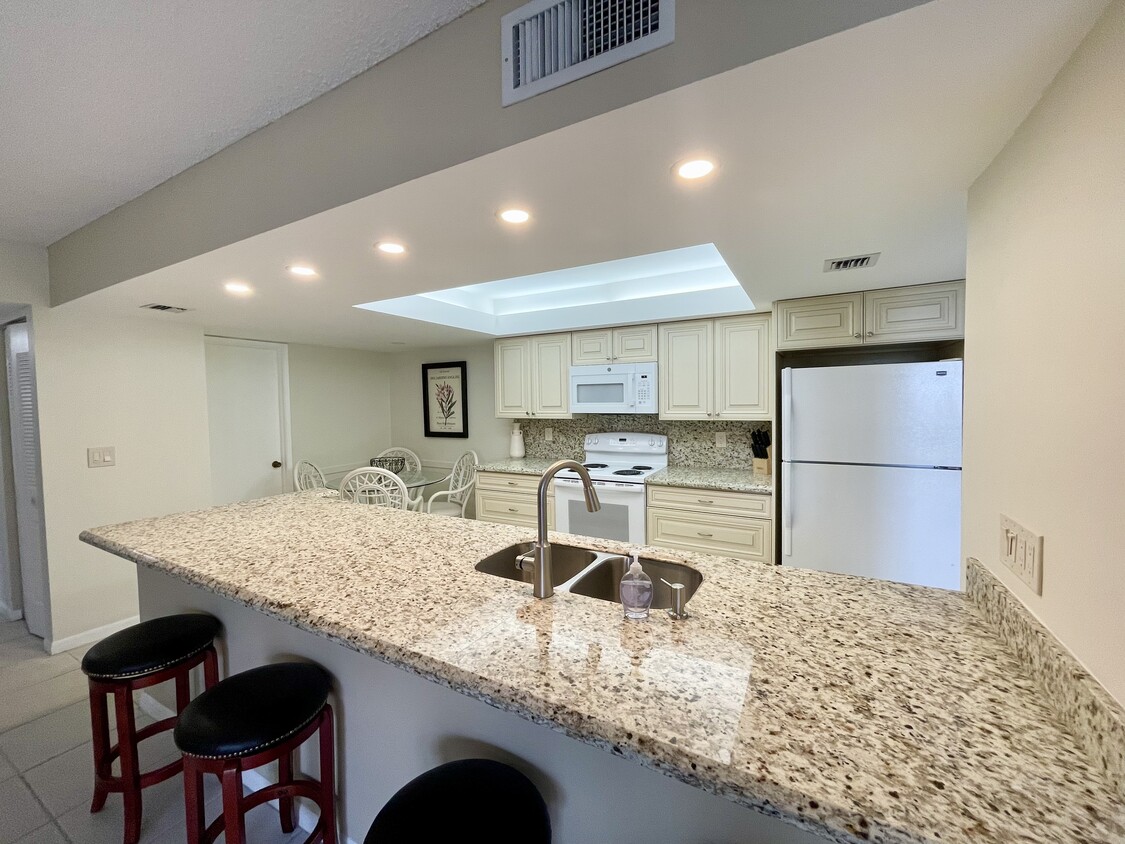 Granite Counters - 2455 Lindell Blvd