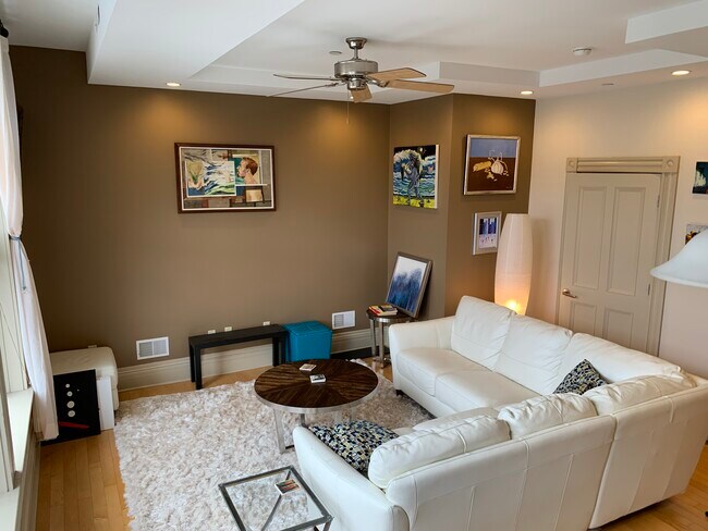 Living area - 72 E Market St