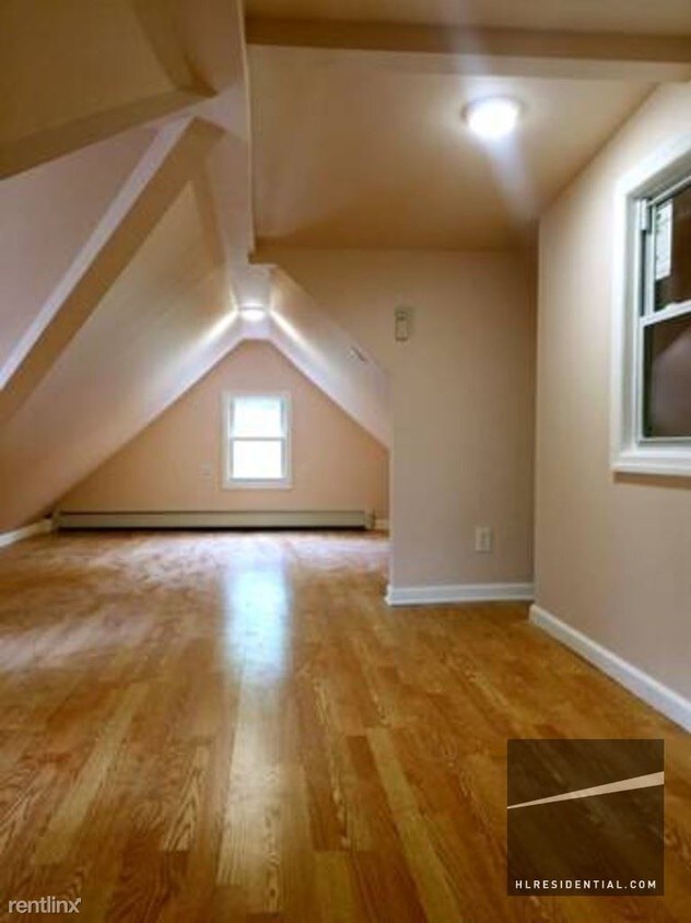 Building Photo - 8902 69th Ave