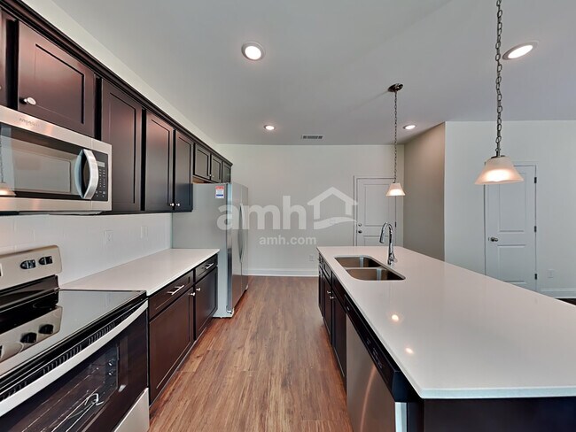 Building Photo - 3830 Chivalry Dr