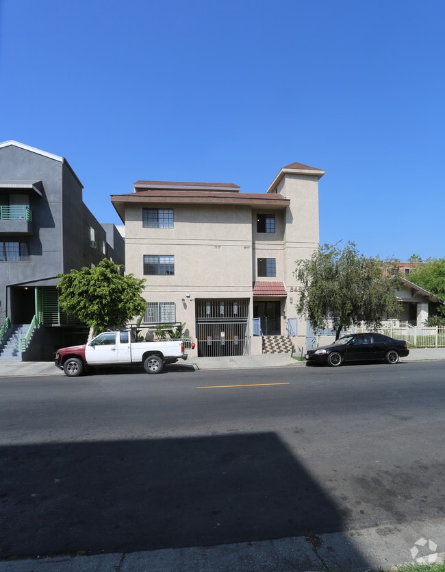 Building Photo - 849 S Harvard Blvd