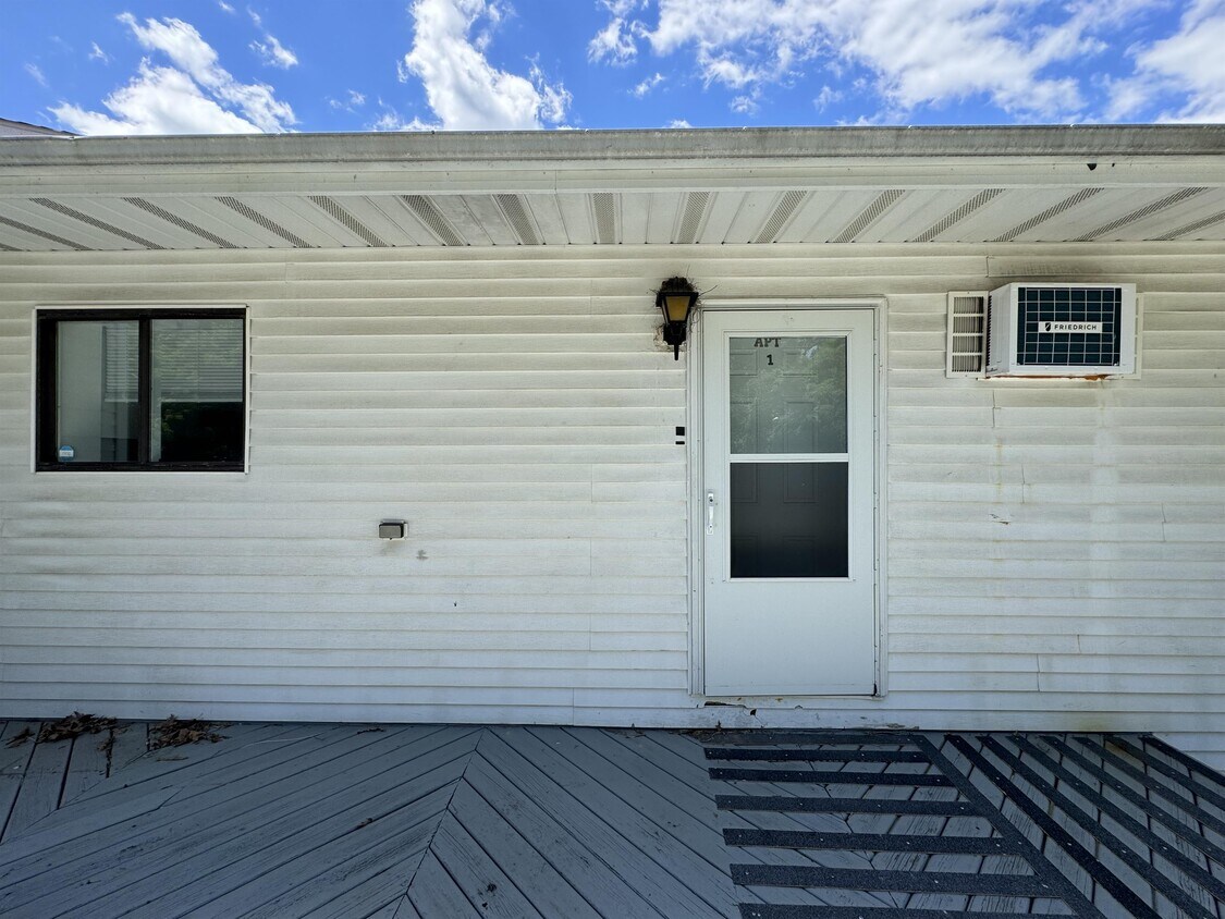 Foto principal - 1468 Rock Cliff Dr