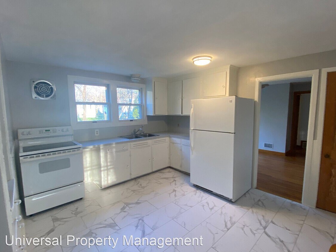 Primary Photo - 3 br, 1 bath House - 265 Colonial Dr.