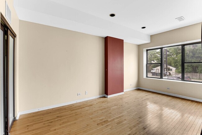 Foto del edificio - 454 N Western Ave