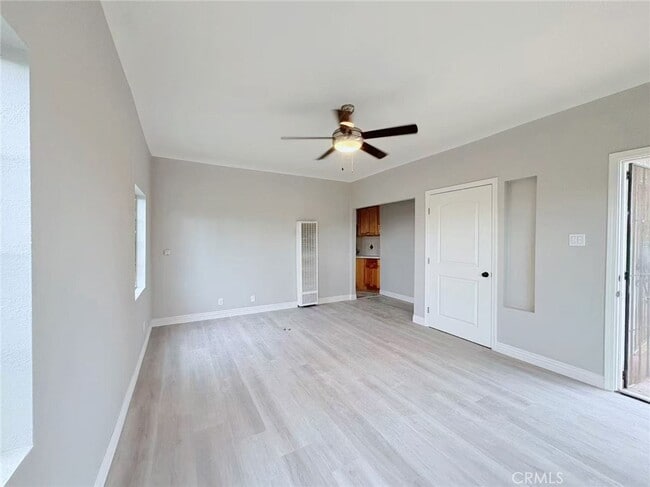 Foto del edificio - 709 Harding Ave