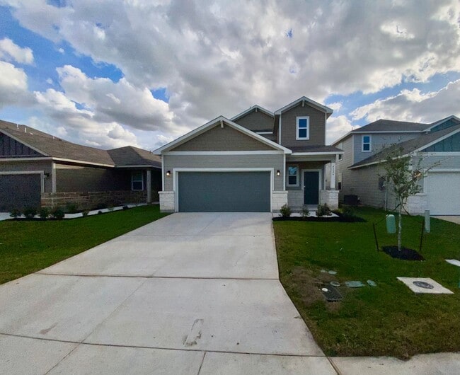 Building Photo - New Construction 5b/3.5ba In Prime Location