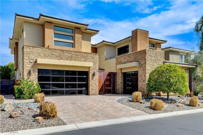 Building Photo - 64 Grey Feather Dr
