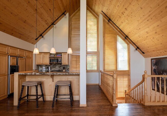 Foto del edificio - 2636 Fairways Pl W